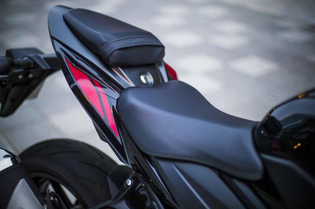 画像1: ガチのスポーツバイクなのに、なぜか街乗りも快適なGSX-S750