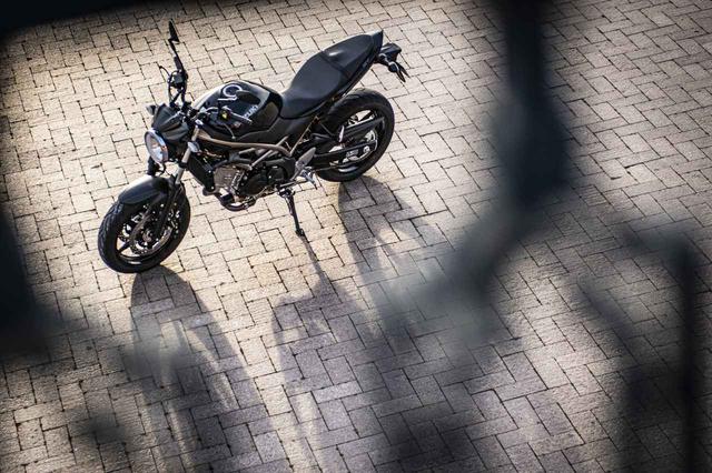 画像4: SV650はライダーの感覚を追い越さない