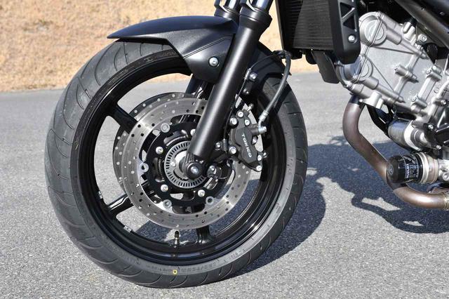 画像1: 強化されたフロントブレーキが『SV650』の扉を開ける