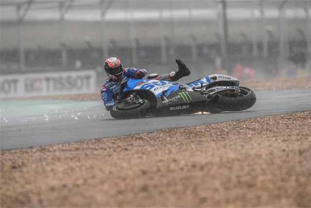 画像2: 各車一斉にピットインでバイクを交換