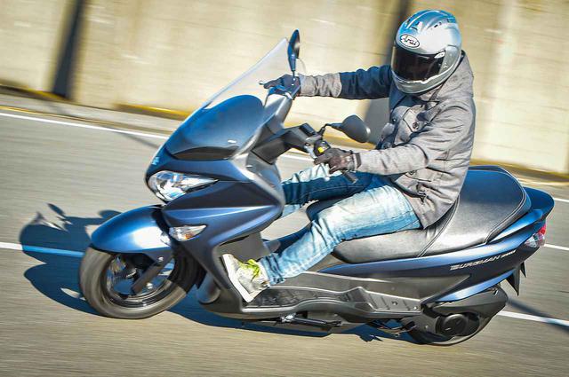 コンパクトでヒラヒラ曲がる！高回転エンジンの『バーグマン200』は