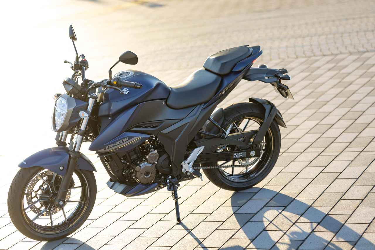 画像: 今から2023モデルの『ジクサー250』をベタ褒めするぞ？ 250ccとかネイキッドとか……このバイクの魅力はそこじゃなくてもっとシンプル！ - スズキのバイク！