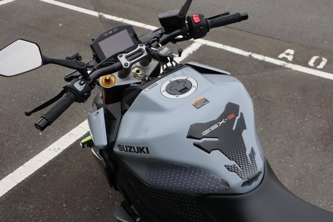 画像4: スーパースポーツ派が選んだのはネイキッド『GSX-S1000』！ スポーツ性能と快適性……と顔がお気に入り！【SUZUKI HEROES！スズキ乗り突撃インタビューFile／GSX-S/R MEETING 2024編 ③】