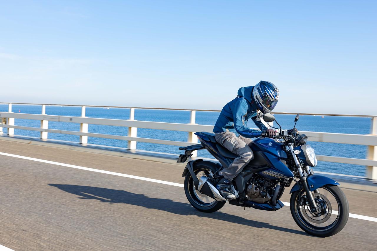 画像: 高速道路の『ジクサー250』で困ったことが……これは2023モデル特有の弱点かもしれない - スズキのバイク！