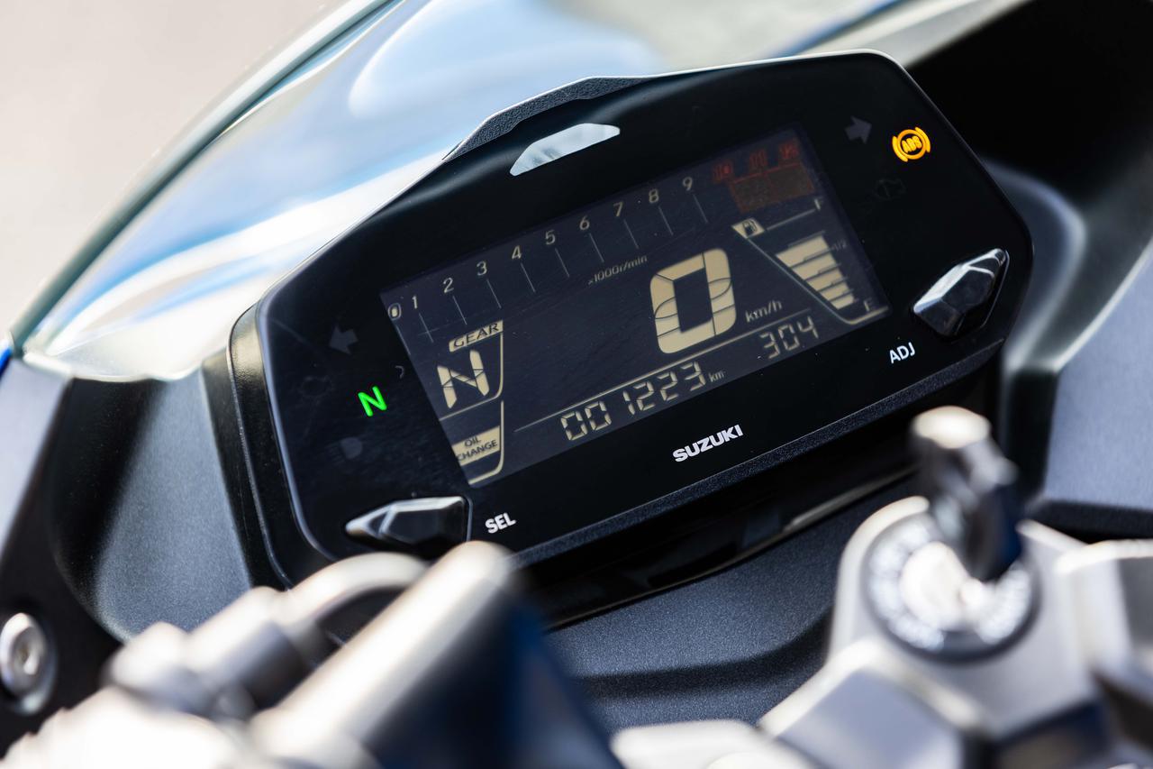 画像16: 【超難問クイズ】バイクの『メーターパネル』だけでどのモデルか分かるかな？全部わかったあなたはスズキ車メーター博士を名乗れるぞ！【スズキアルティメットクイズ⑫ 難易度★★★★☆ ／ メーター編】