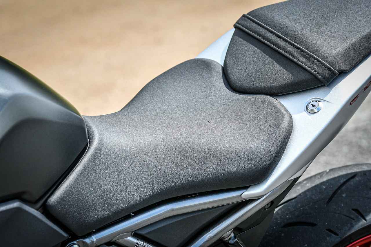 画像6: スズキ『GSX-8R』の装備/ディテール解説