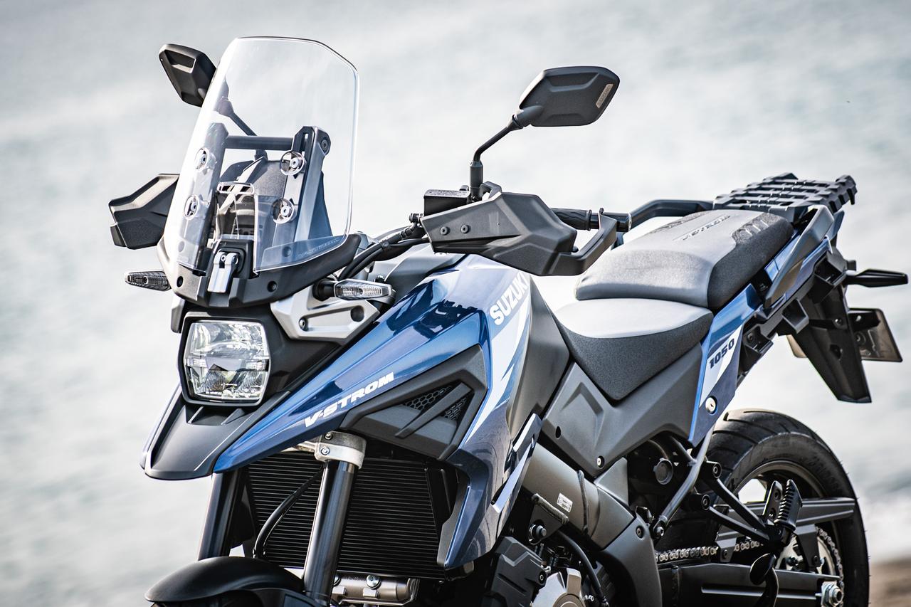 画像: 男のバイク『Vストローム1050』が『Vストローム1050DE』登場の裏でこっそり大化けしてた…… - スズキのバイク!