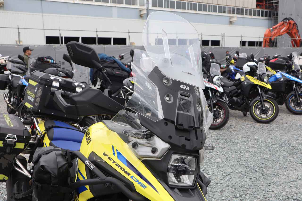 画像1: バイクに乗るために中国から!? 根っからのバイク好きは「Vストローム1050DE」でVストロームミーティング参戦！【SUZUKI HEROES！／スズキ乗り突撃インタビュー V-Strom MEETING 2024編 ⑥】