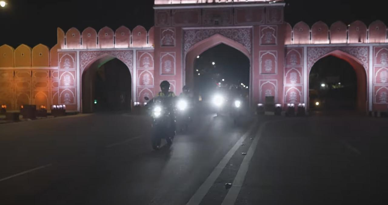 画像10: スズキ『Vストローム250SX』でインド亜大陸横断!? 総距離5000㎞以上走るダカールラリーみたいなイベントが楽しそう⁉ 【スズキのバイク！の動画ニュース】