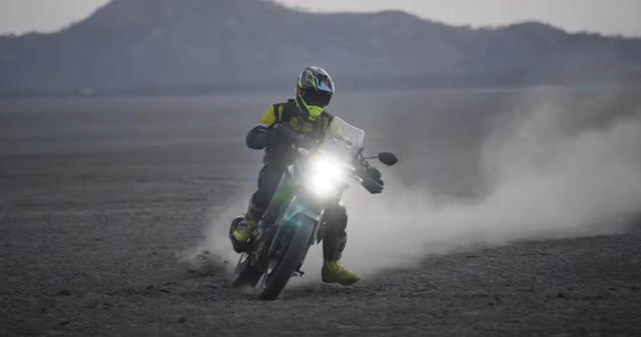 画像11: スズキ『Vストローム250SX』でインド亜大陸横断!? 総距離5000㎞以上走るダカールラリーみたいなイベントが楽しそう⁉ 【スズキのバイク！の動画ニュース】