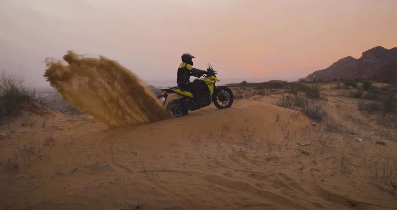 画像1: スズキ『Vストローム250SX』でインド亜大陸横断!? 総距離5000㎞以上走るダカールラリーみたいなイベントが楽しそう⁉ 【スズキのバイク！の動画ニュース】