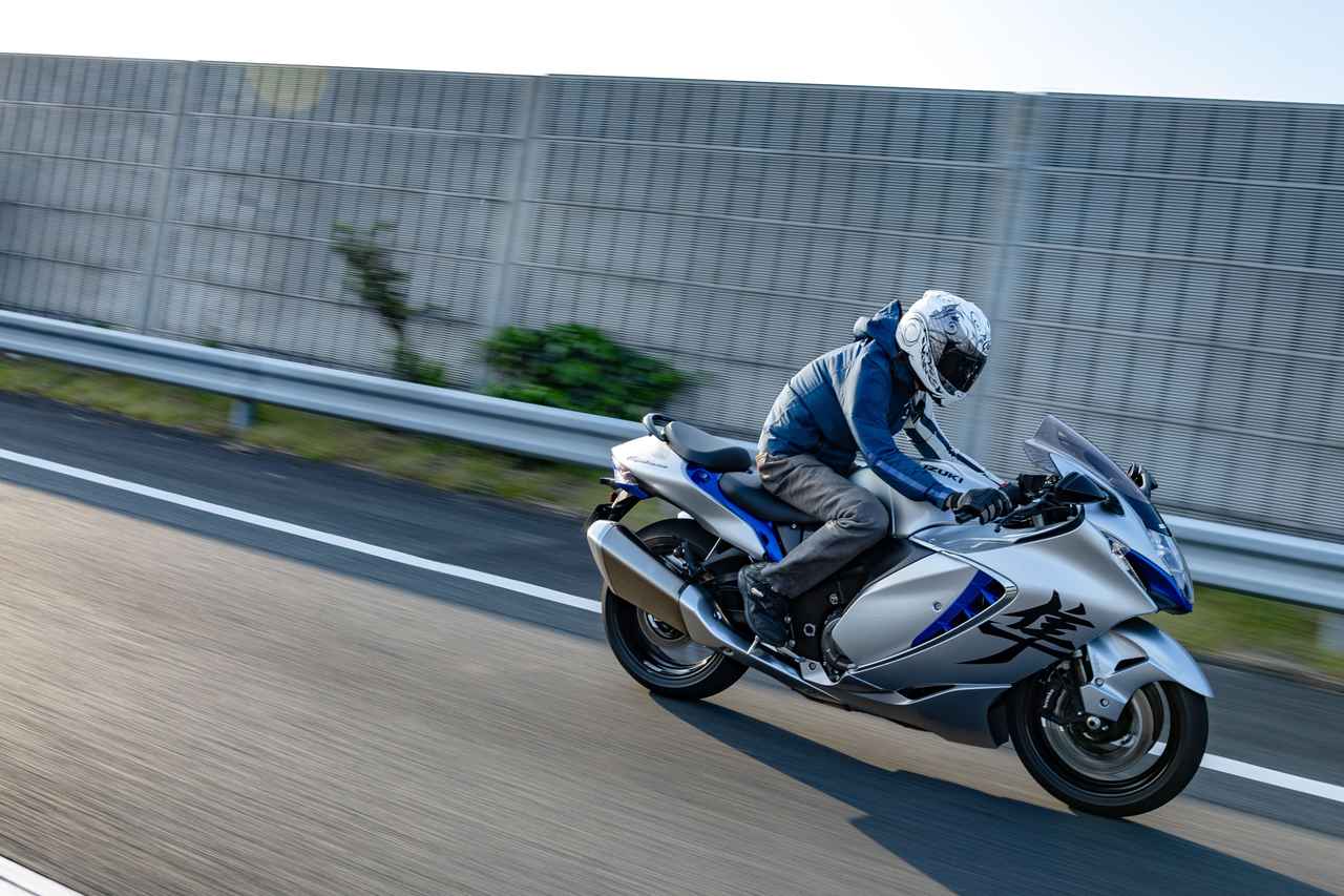 画像2: ⑦前傾ライディングポジションなのに長距離がラク