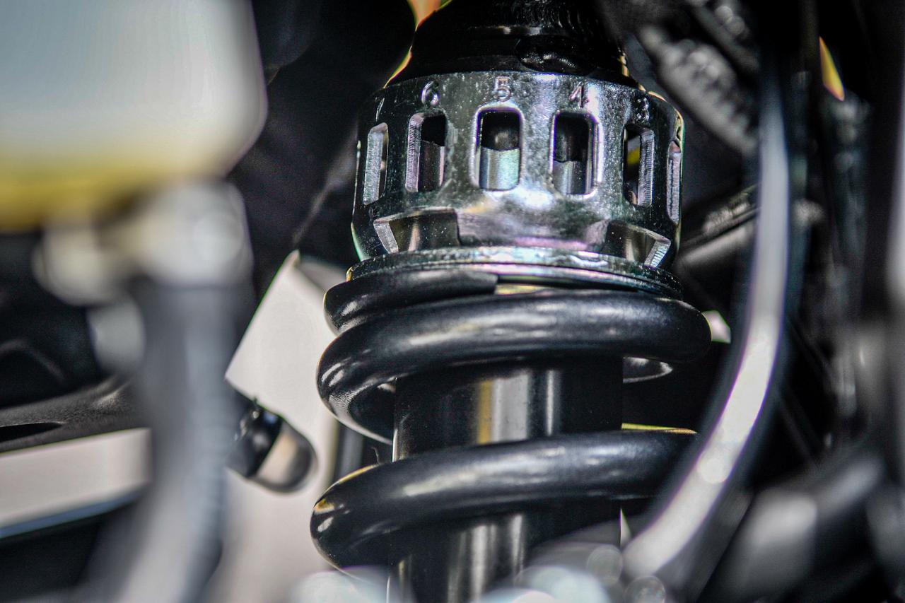 画像4: 偶然見つけた『GSX-8R』と『GSX-8S』の違い