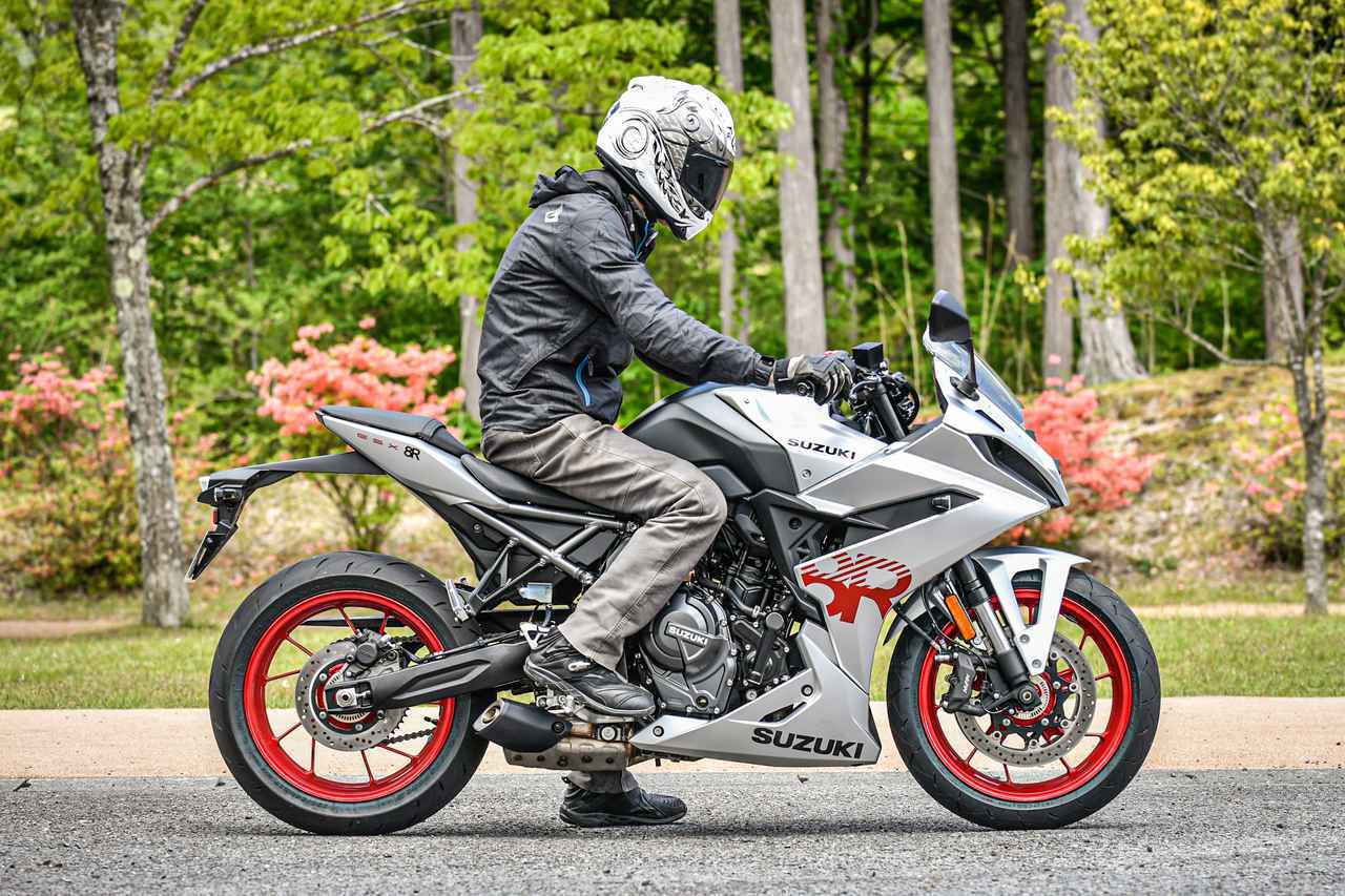 画像3: 偶然見つけた『GSX-8R』と『GSX-8S』の違い