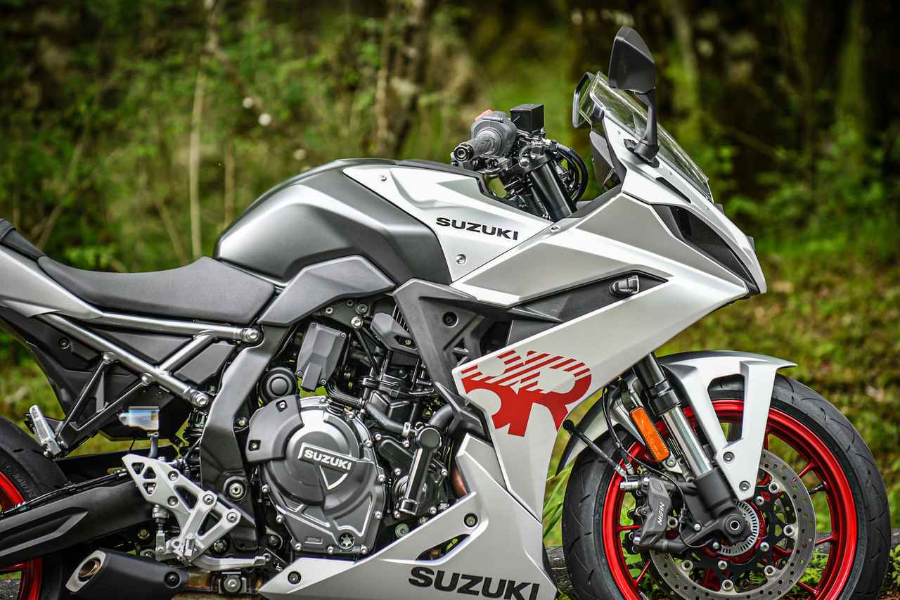 画像7: 正直に言おう! GSX-8Rはネイキッド『8S』みたいにはならなかった! だがしかし……