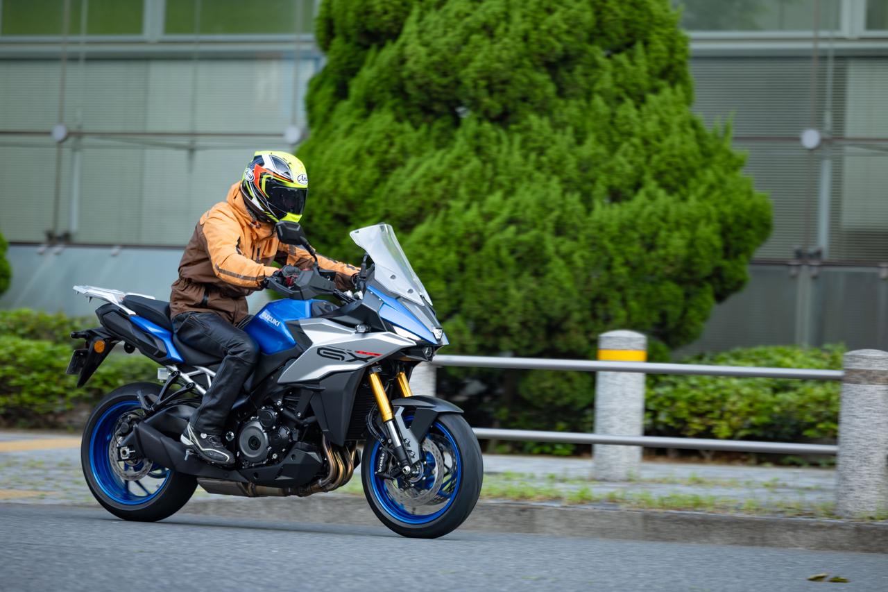 画像5: 17インチホイールとアップハンドルで街乗りは軽快!