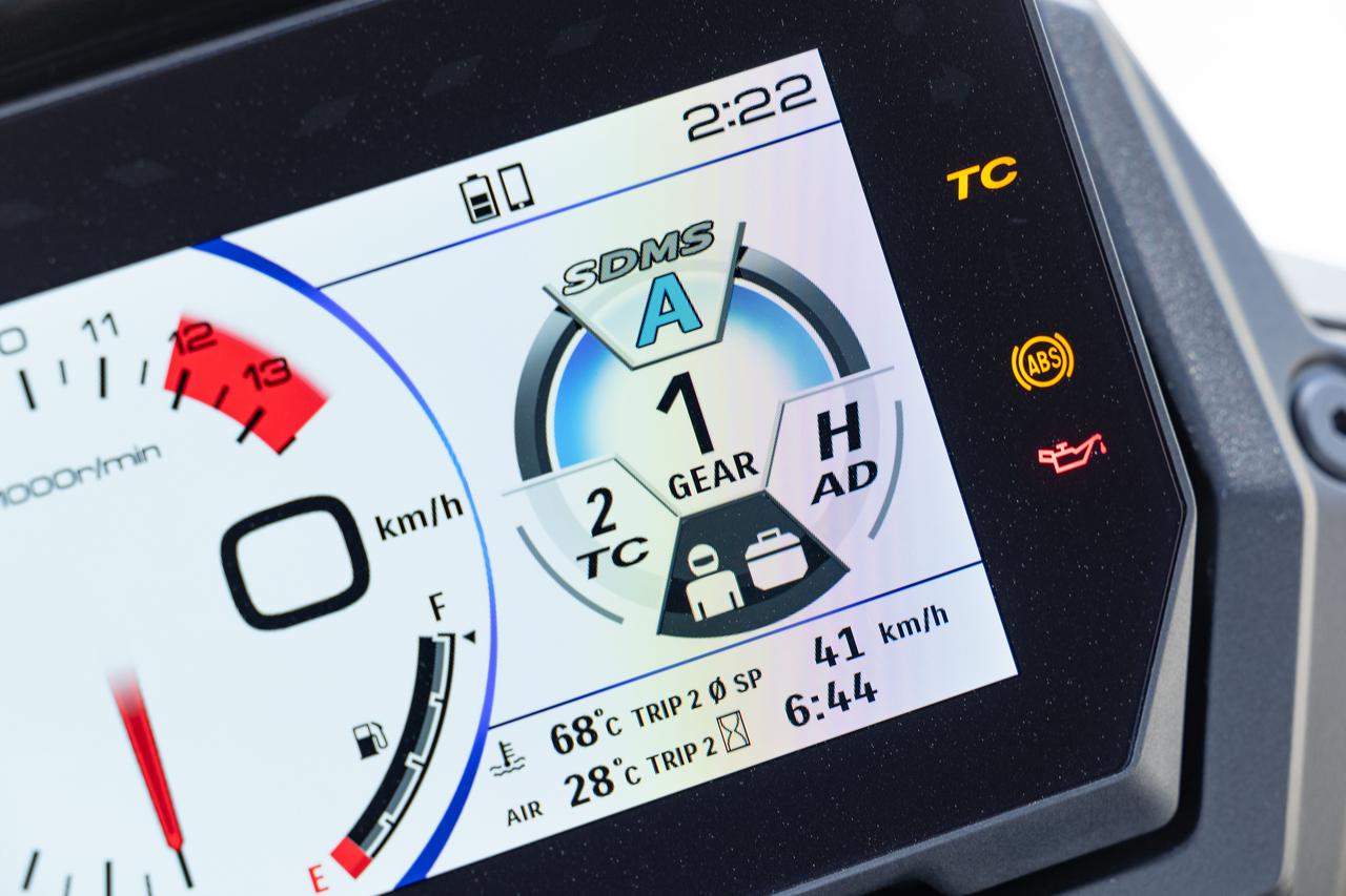 画像2: スズキ『GSX-S1000GX』電子制御サスペンションだけじゃない!あらゆる快適装備で高速道路がトンデモ快適!?【20代バイクインプレ修行中/GSX-S1000GX②高速道路編】