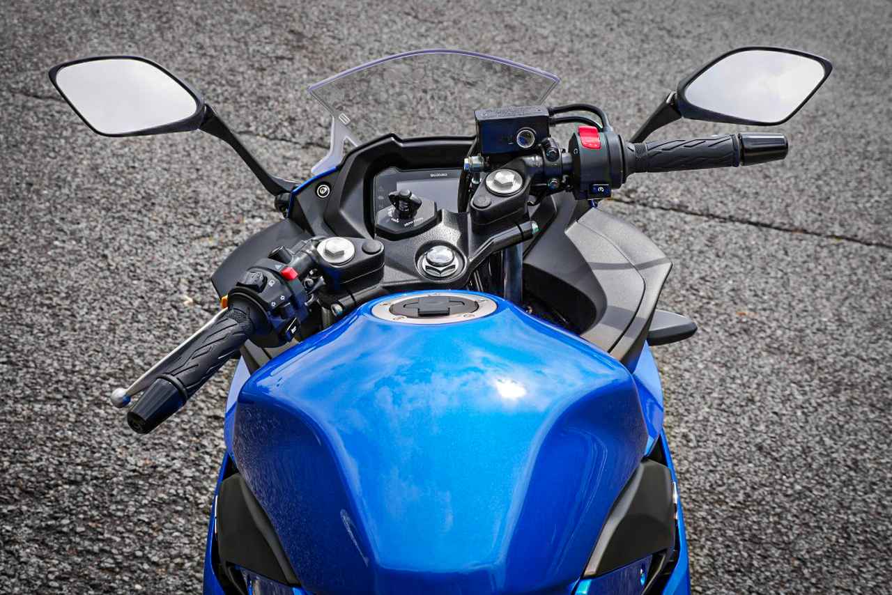 画像2: GSX250Rなら維持費も抑えられる！ 250ccだから車検もないし、タンデム含めて1台で何でもできてしまう……【SUZUKI GSX250R ／ バイク選び③ 維持費・二人乗り編 】