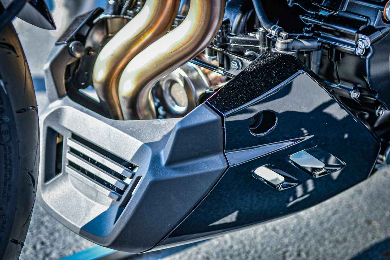 画像6: 【徹底チェック】新型「GSX-8T」と「GSX-8TT」の実車公開！ 細部までしっかりチェックしてみた！【スズキのバイク！ の耳よりニュース】