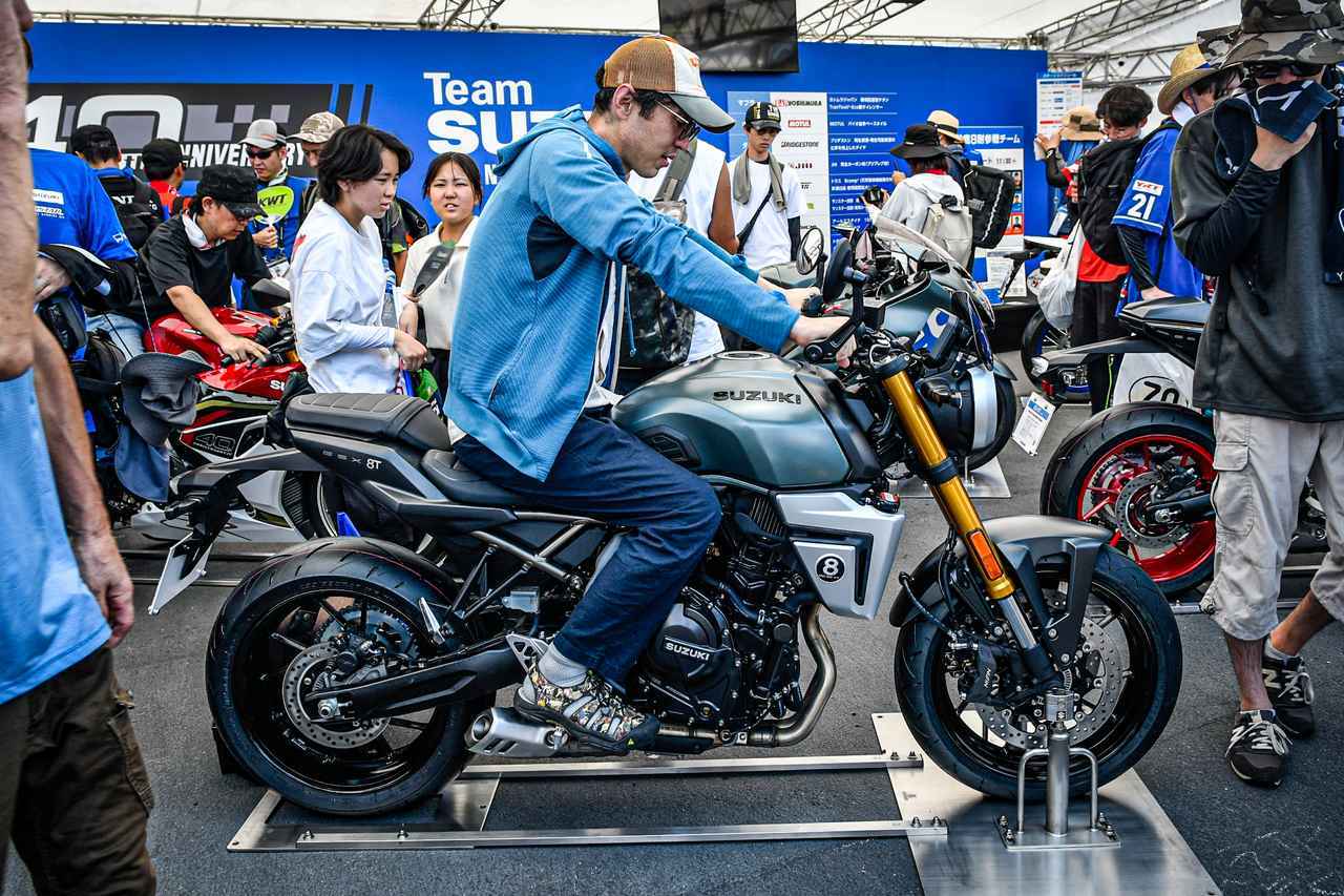 画像8: 【徹底チェック】新型「GSX-8T」と「GSX-8TT」の実車公開！ 細部までしっかりチェックしてみた！【スズキのバイク！ の耳よりニュース】