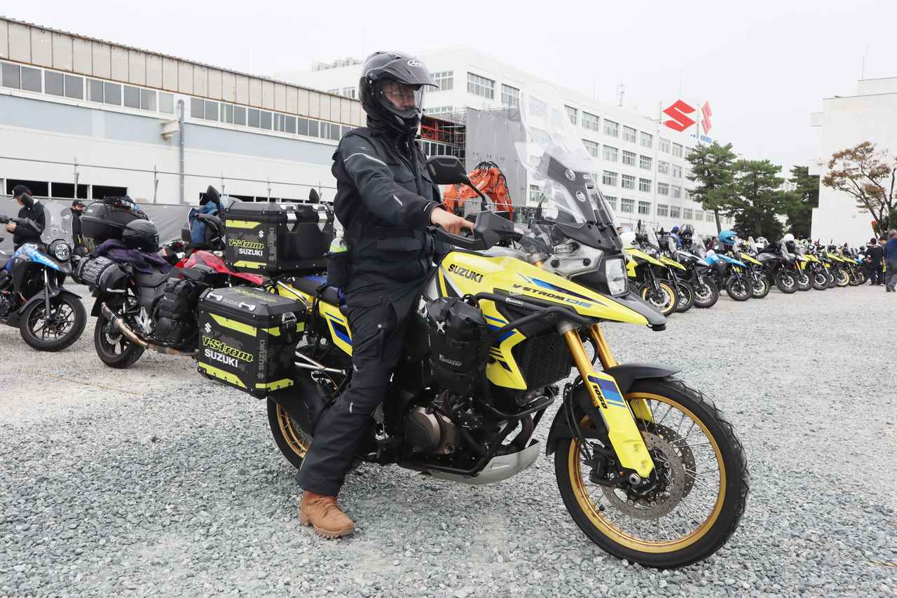 画像: バイクに乗るために中国から!? 根っからのバイク好きは「Vストローム1050DE」でミーティング参戦！ - スズキのバイク！