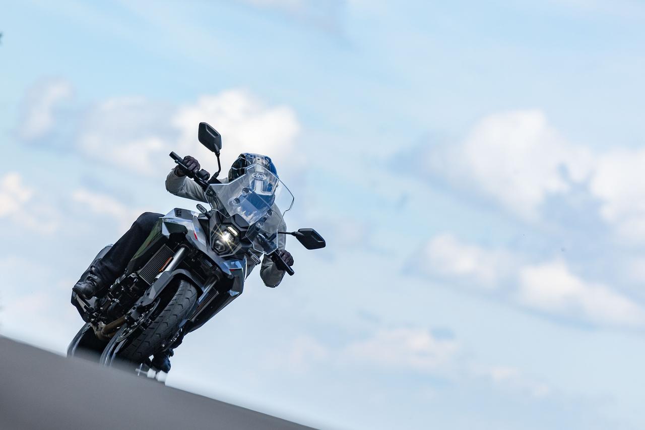 画像: 『Vストローム800』のツーリング性能は名車『Vストローム650』と同等か？ でもその先に「大きな違い」が待っていた！ - スズキのバイク！
