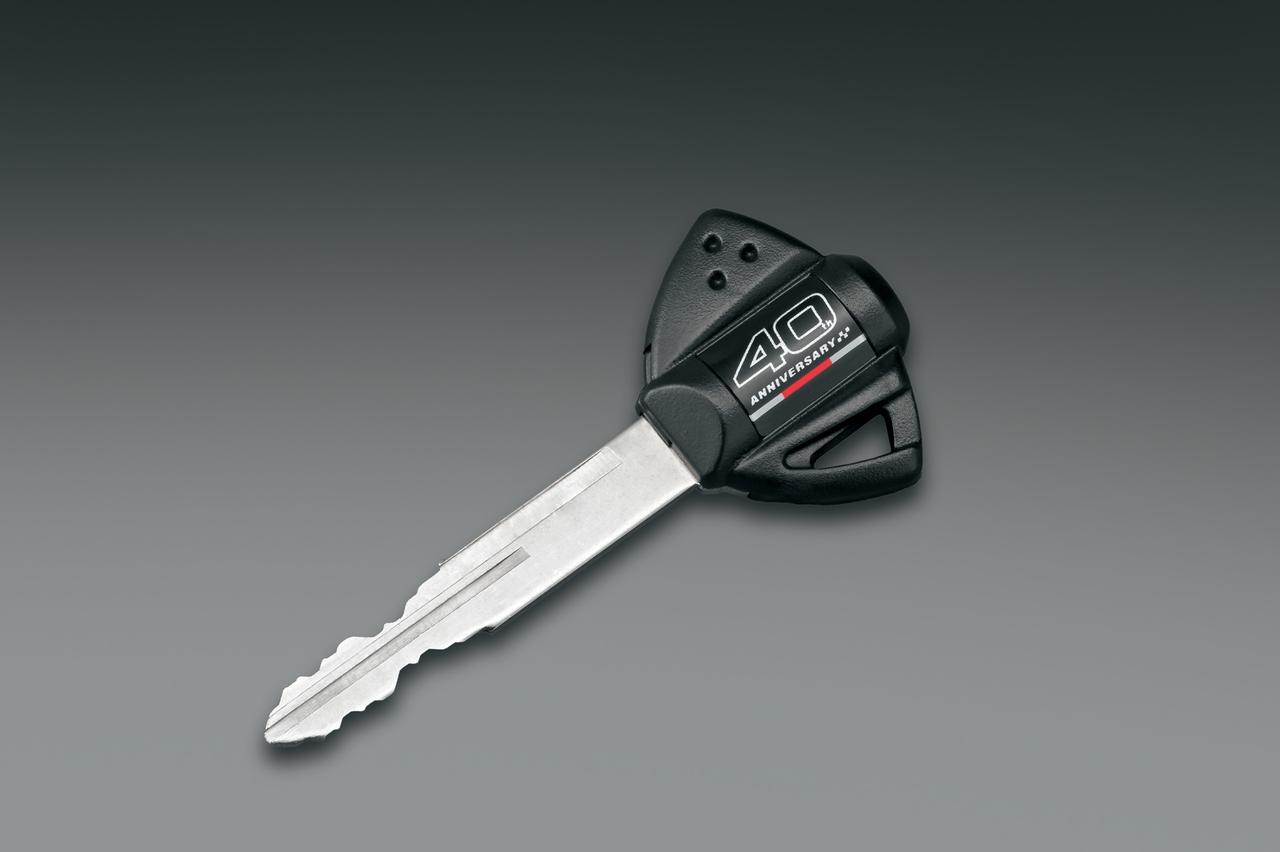 画像2: スズキ公式『GSX-R年表』が手に入る!? 特設サイト『GSX-R 40周年スペシャルサイト』はもう見た?【スズキのバイク!の耳寄りニュース】