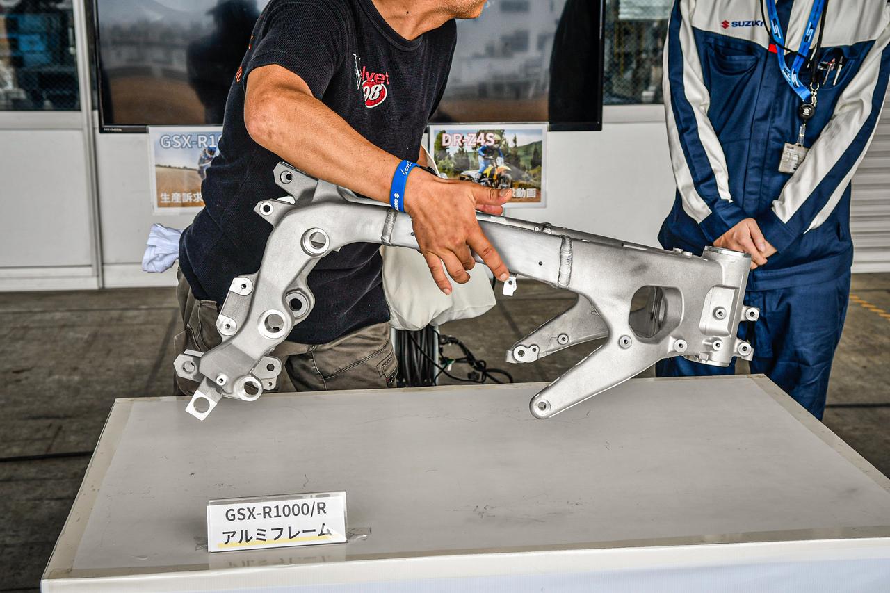 画像16: 今年の『GSX-S/Rミーティング2025』はサプライズが盛りだくさん!GSX-R生誕40周年を祝う特別な舞台で国内発売前の『GSX-8T』シリーズや未発表のニューカラーも公開された!【スズキのバイク!のイベントニュース GSX-S/R MEETING 2025】