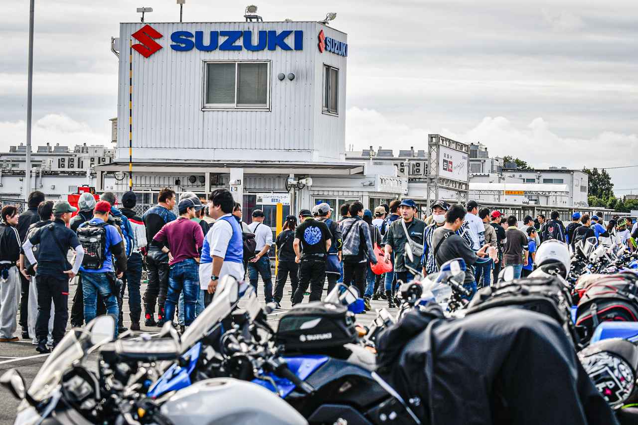 画像2: サプライズな演出が盛りだくさん!GSX-Rシリーズ生誕40周年を祝うライダー達が浜松工場に集った!