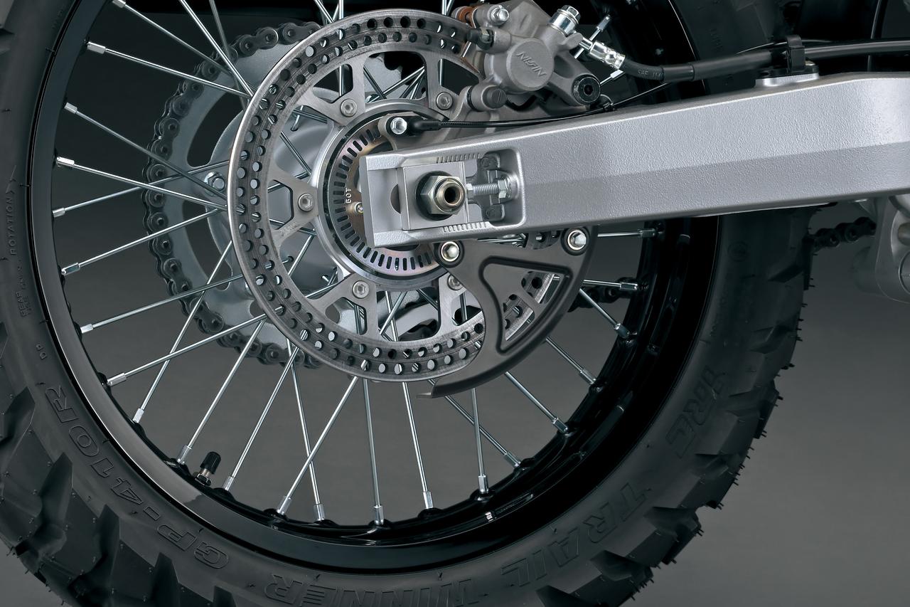 画像: リヤブレーキディスクカバー 価格:6,600円(10%消費税込み)