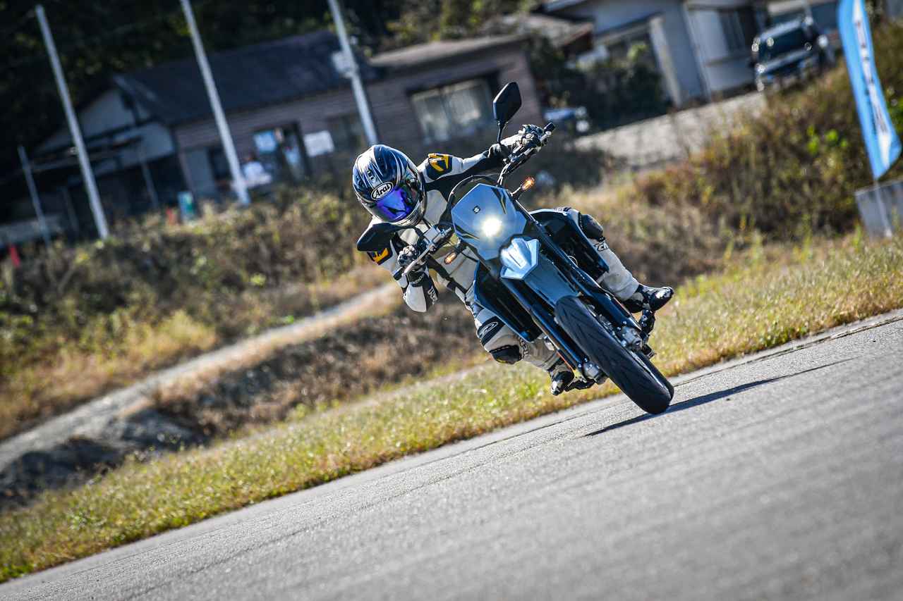 画像1: オフロード『DR-Z4S』とモタード『DR-Z4SM』はまるで違う