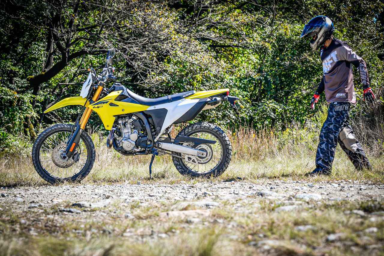 画像: 新型『DR-Z4S』は400cだけどオフロードでは「1000ccスーパースポーツ」のようなものだと思う - スズキのバイク!