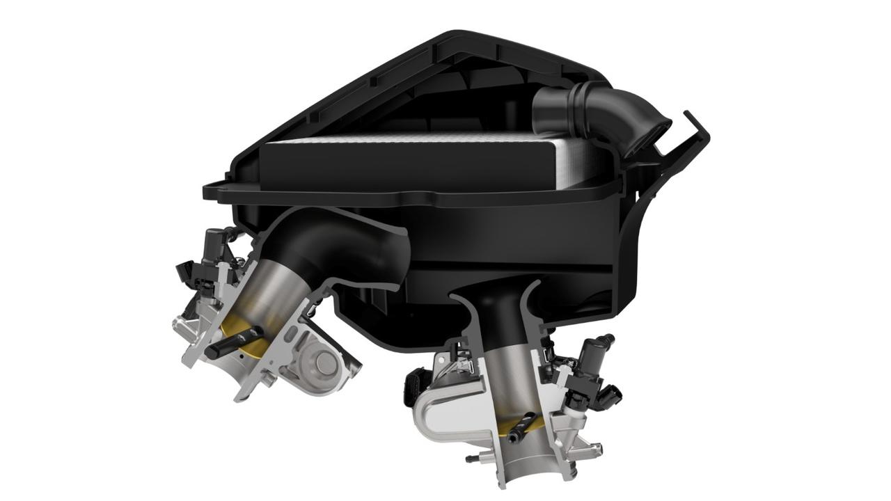 画像: ダウンドラフト化された吸気システムと電子制御スロットルボディ