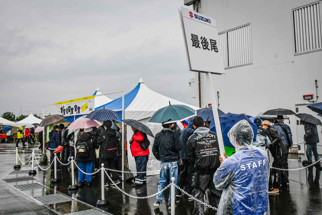 画像5: Vスト乗りは雨にも強い!「Vストローム250SX」の新色も初公開された『Vストロームミーティング2025』は悪天候を吹き飛ばす熱気!【スズキのバイク!のイベントニュース V-STROM MEETING 2025】