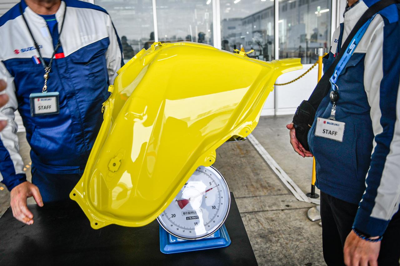 画像15: Vスト乗りは雨にも強い!「Vストローム250SX」の新色も初公開された『Vストロームミーティング2025』は悪天候を吹き飛ばす熱気!【スズキのバイク!のイベントニュース V-STROM MEETING 2025】