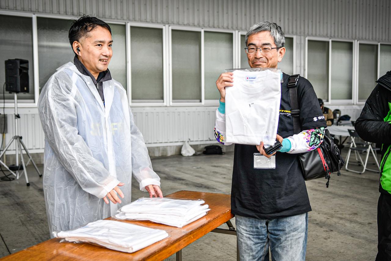 画像24: Vスト乗りは雨にも強い!「Vストローム250SX」の新色も初公開された『Vストロームミーティング2025』は悪天候を吹き飛ばす熱気!【スズキのバイク!のイベントニュース V-STROM MEETING 2025】