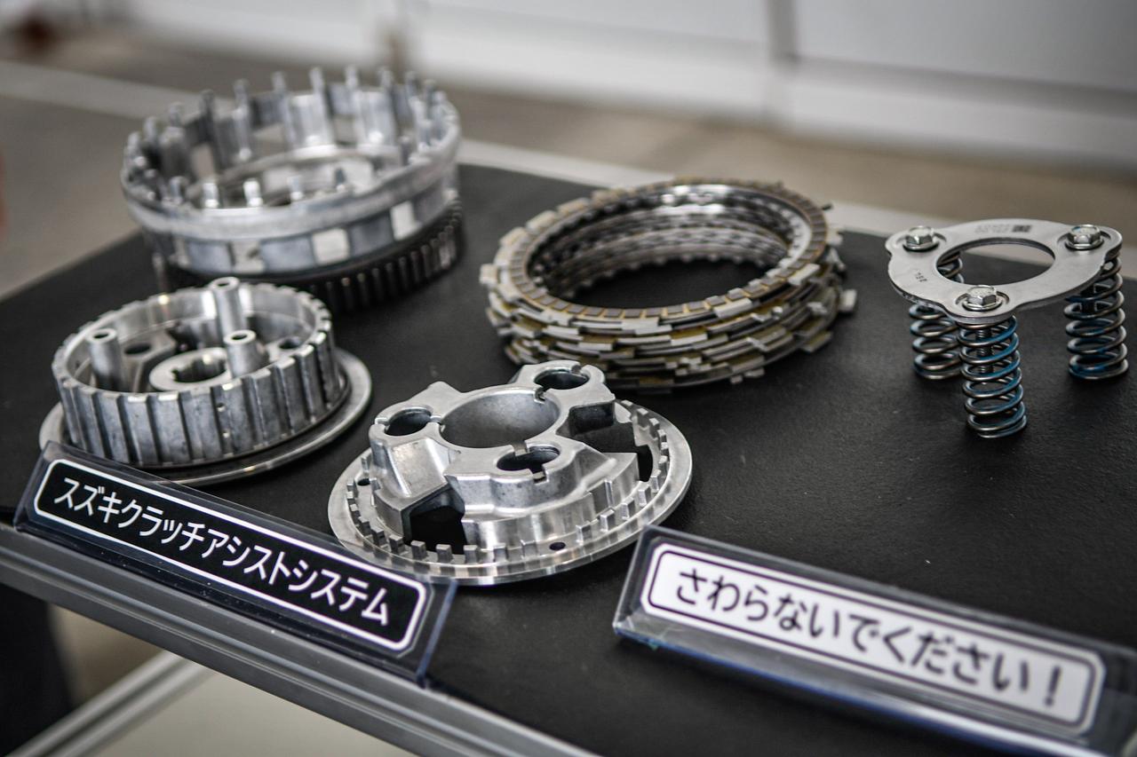 画像14: Vスト乗りは雨にも強い!「Vストローム250SX」の新色も初公開された『Vストロームミーティング2025』は悪天候を吹き飛ばす熱気!【スズキのバイク!のイベントニュース V-STROM MEETING 2025】