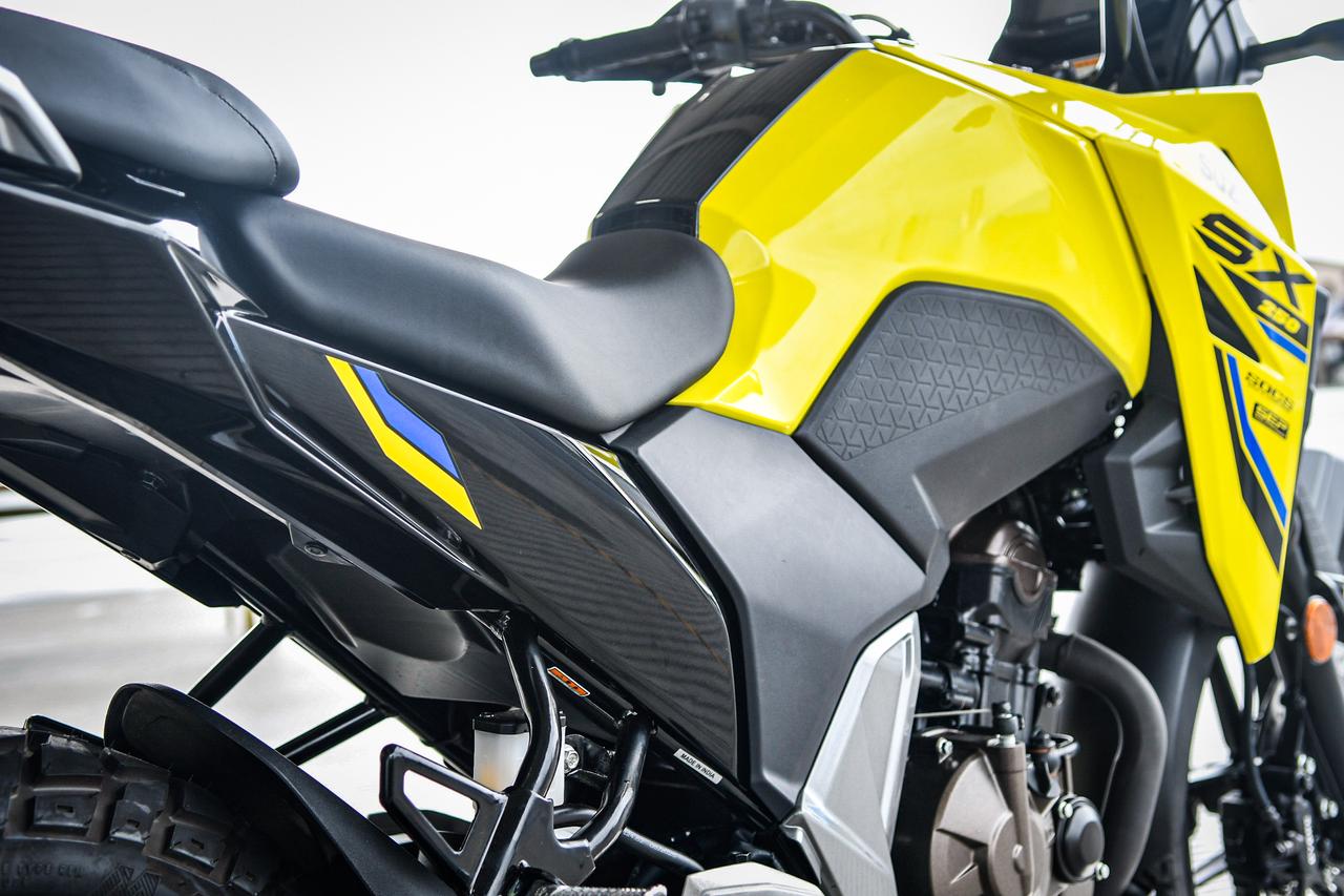 画像8: Vスト乗りは雨にも強い!「Vストローム250SX」の新色も初公開された『Vストロームミーティング2025』は悪天候を吹き飛ばす熱気!【スズキのバイク!のイベントニュース V-STROM MEETING 2025】