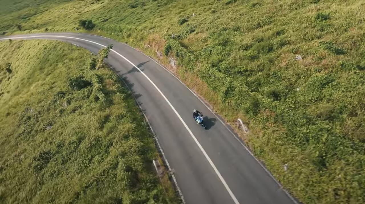 画像1: 新型「SV-7GX」に新たな動画が公開!デザインスケッチや足つき性、電子制御システムなどが丸わかり!【スズキのバイク!の動画ニュース】