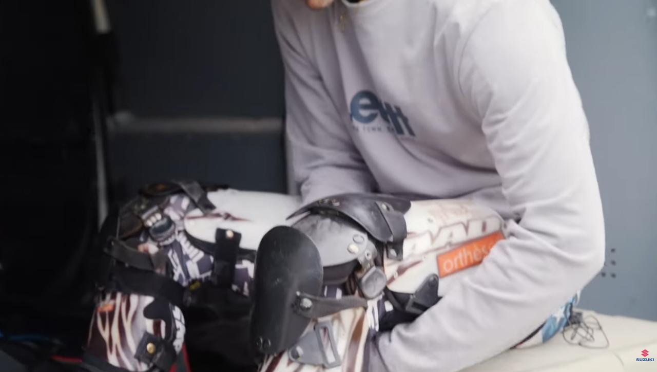 画像3: 大型バイク『Vストローム800DE』でガチのモトクロスって!? スズキのアドベンチャーバイクが秘めたオフロード性能が想像以上すぎた……【スズキのバイク！の動画ニュース】