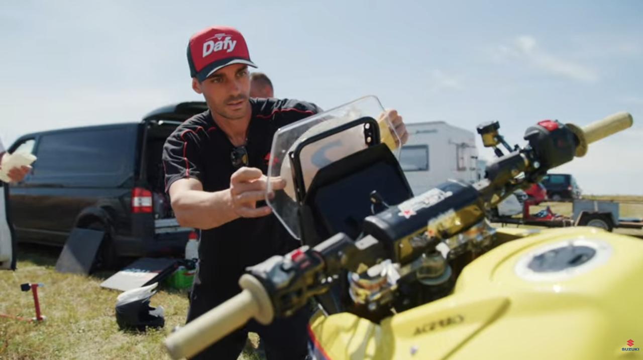 画像2: 大型バイク『Vストローム800DE』でガチのモトクロスって!? スズキのアドベンチャーバイクが秘めたオフロード性能が想像以上すぎた……【スズキのバイク！の動画ニュース】