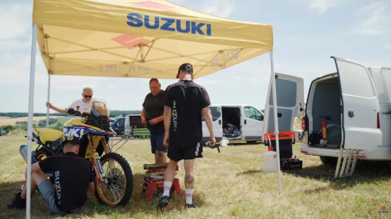 画像1: 230kgの車体でジャンプ！やっぱりスゴかった『Vストローム800DE』のオフロード性能