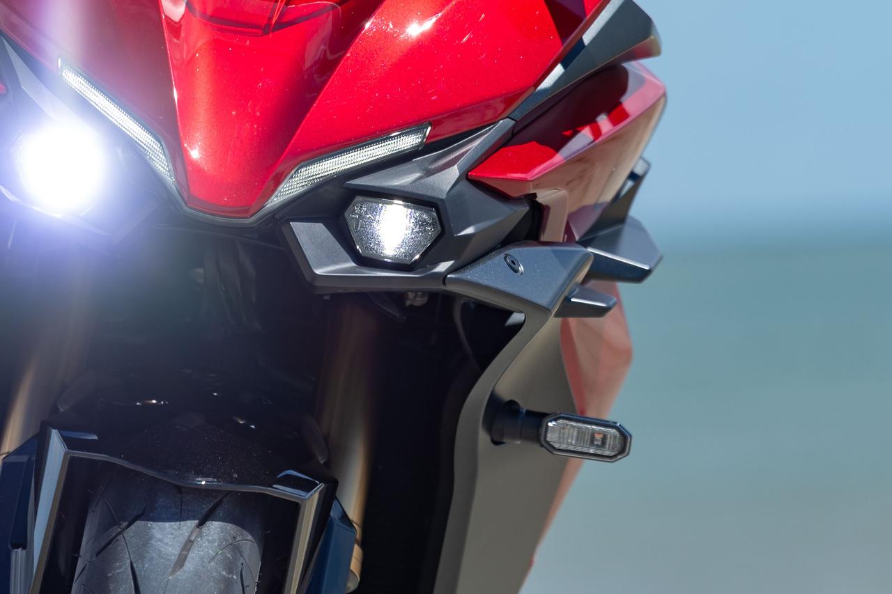 画像: 世の中には誰が乗っても『これはいい!』と感じるバイクがあるが……スズキで言うなら“コレ”だと思う - スズキのバイク!