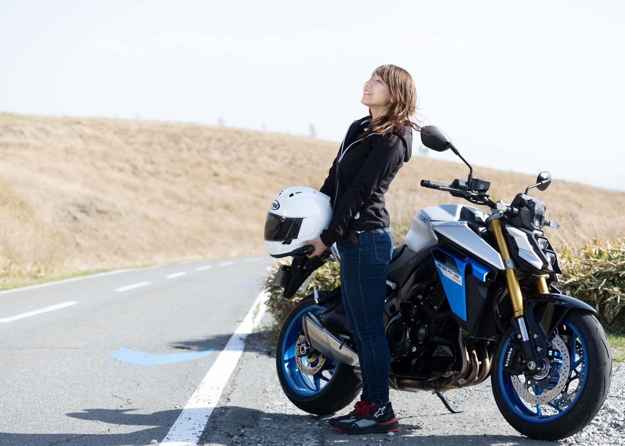 画像: 大型バイク初心者の私でも『GSX-S1000』なら乗れるかも! 街も峠も高速も“これ1台”で良いのでは? - スズキのバイク!