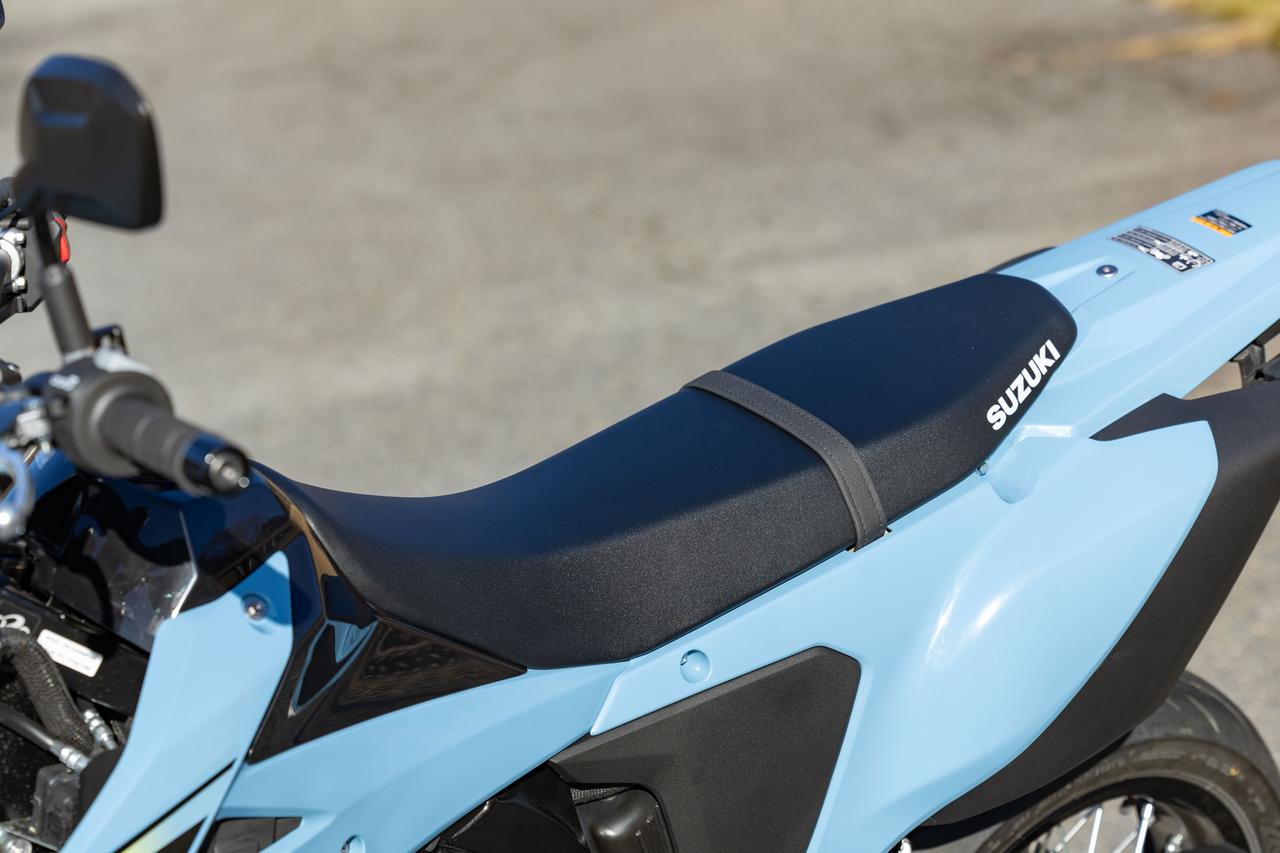 画像3: DR-Z4SMほど突出したバイクは珍しいと思う