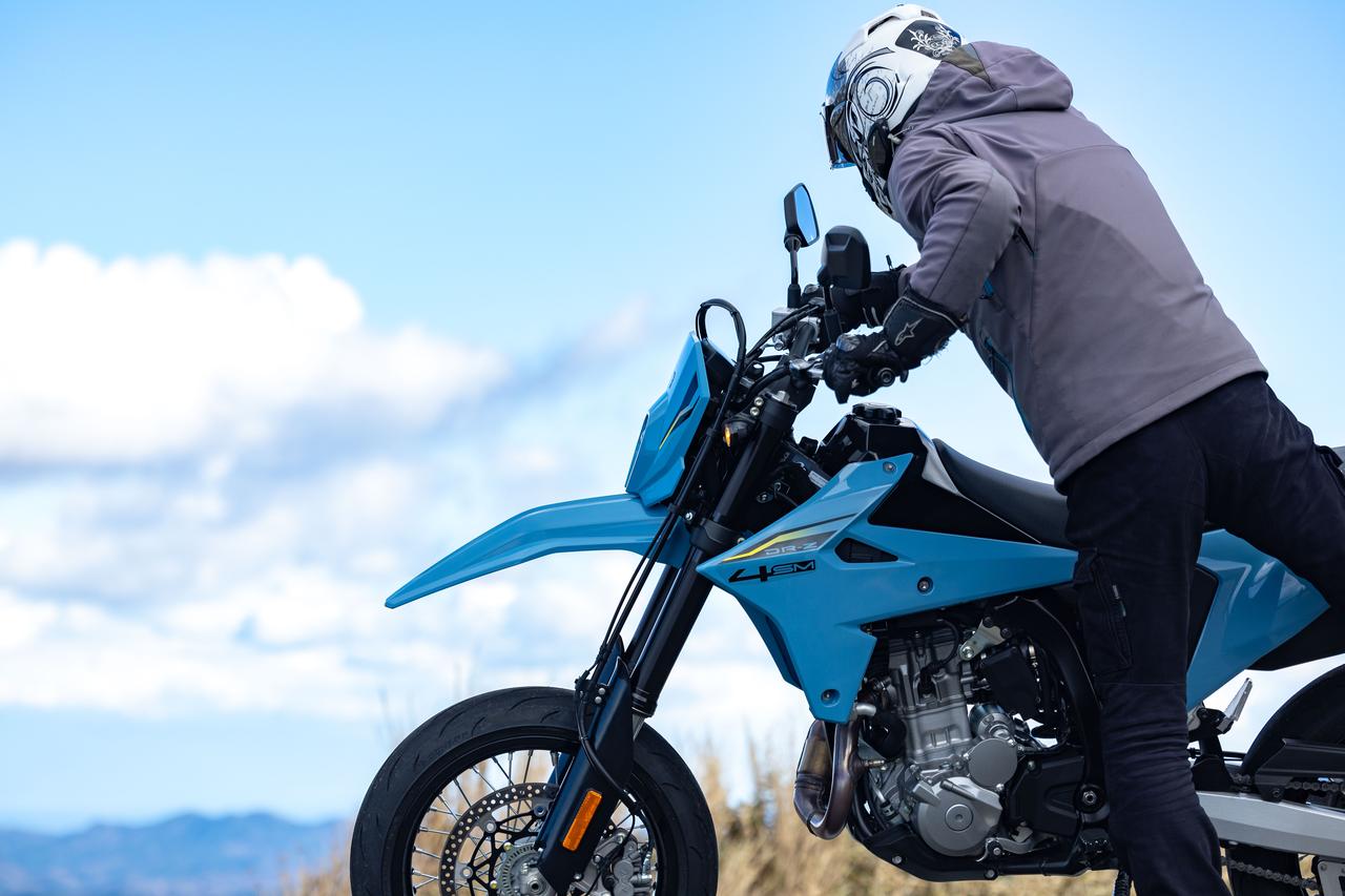 画像9: 排気量400ccというのは『DR-Z4SM』には関係ない