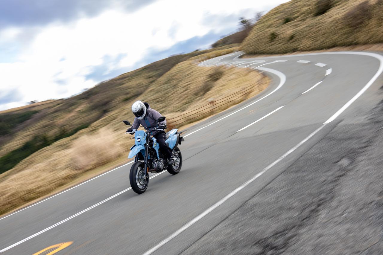 画像6: DR-Z4SMほど突出したバイクは珍しいと思う