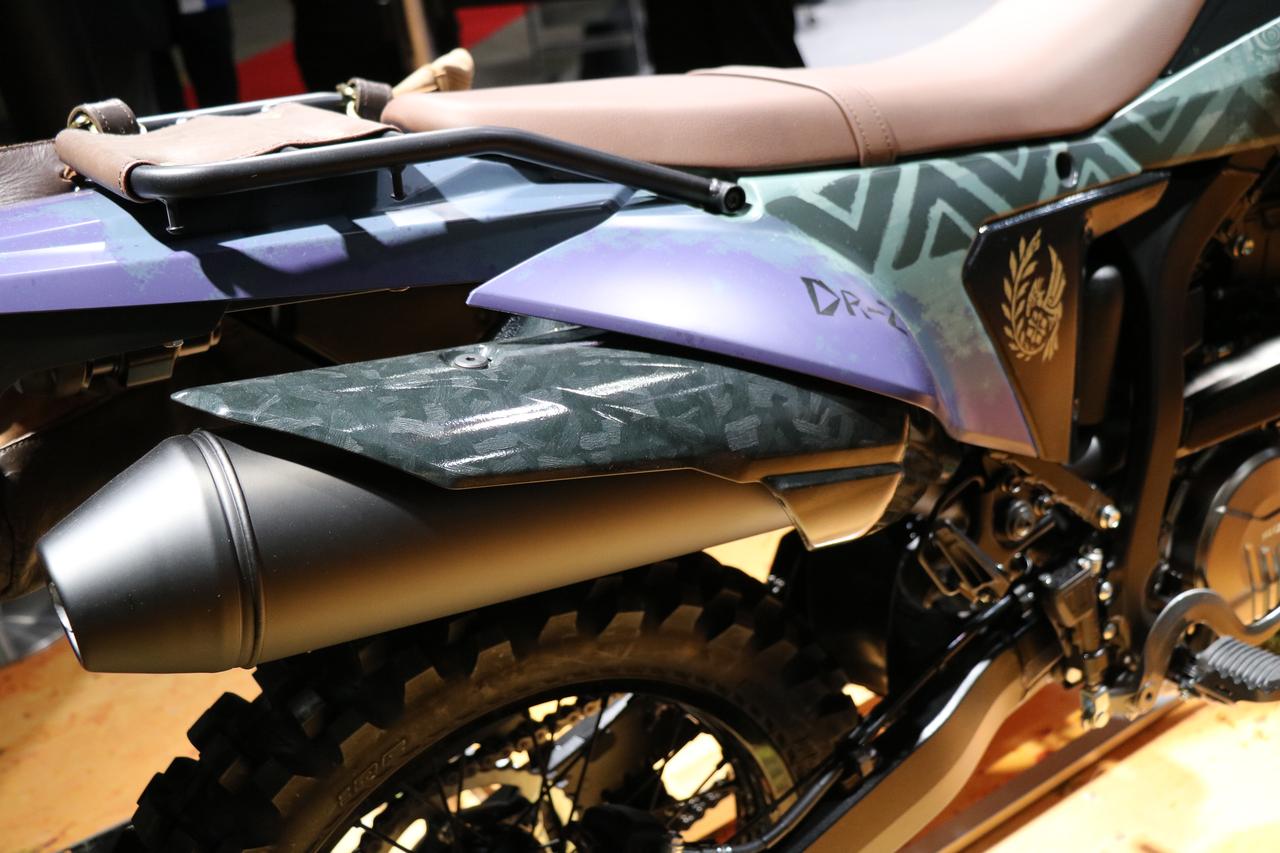 画像8: 【市販化希望!】スズキ新型『DR-Z4S』がモンハンの“セクレト”に!? 遊び心満載の“旅装備”は冒険カスタムの参考にピッタリ!【スズキのバイク! の耳よりニュース】