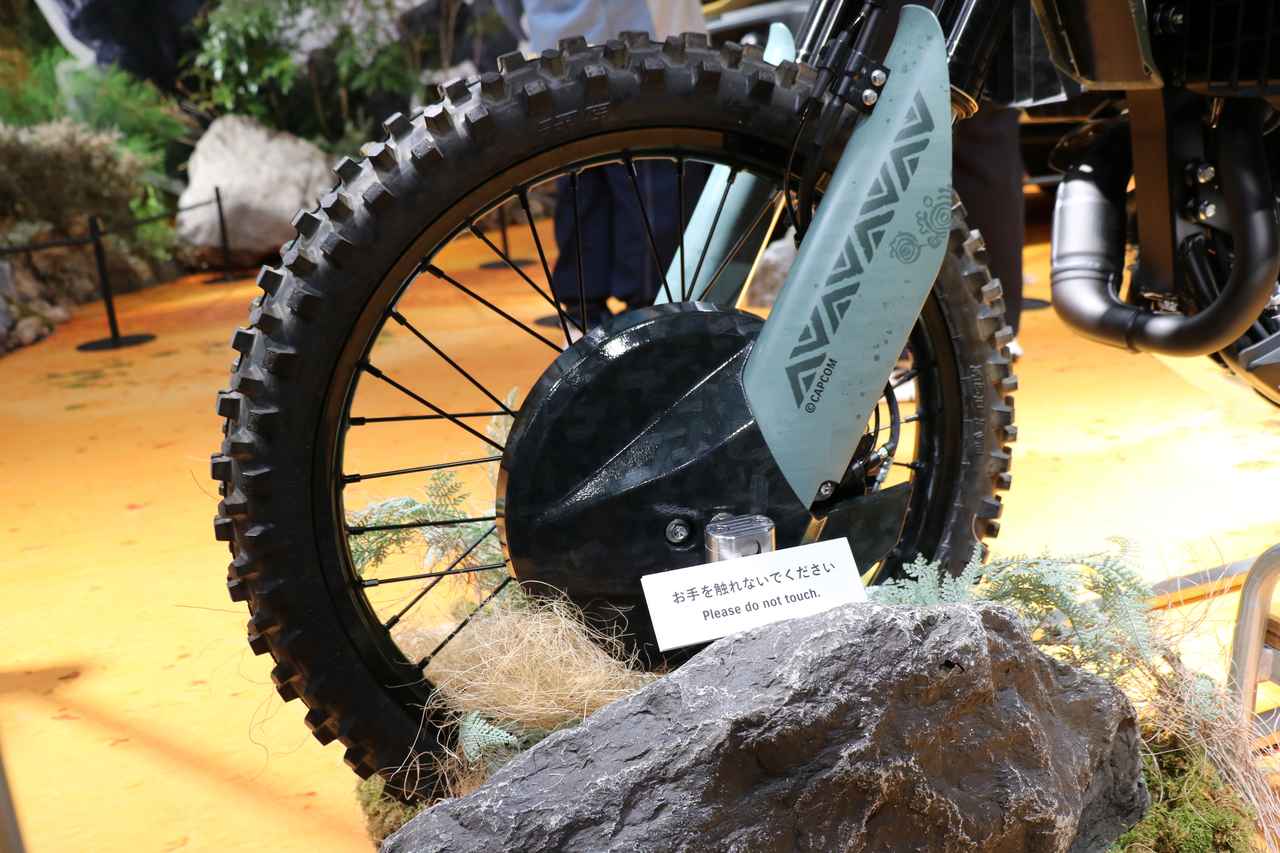 画像6: 【市販化希望!】スズキ新型『DR-Z4S』がモンハンの“セクレト”に!? 遊び心満載の“旅装備”は冒険カスタムの参考にピッタリ!【スズキのバイク! の耳よりニュース】