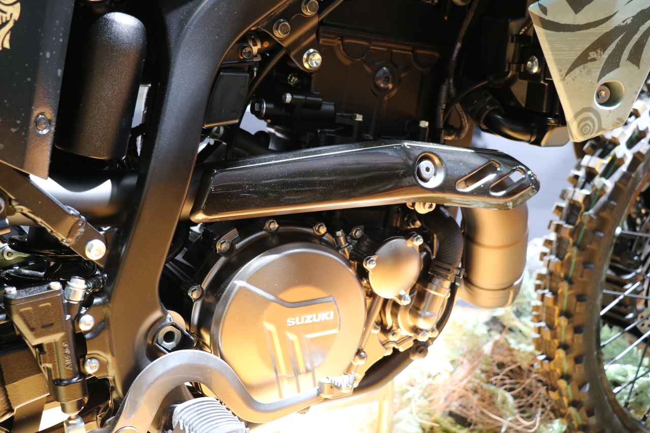 画像7: 【市販化希望!】スズキ新型『DR-Z4S』がモンハンの“セクレト”に!? 遊び心満載の“旅装備”は冒険カスタムの参考にピッタリ!【スズキのバイク! の耳よりニュース】